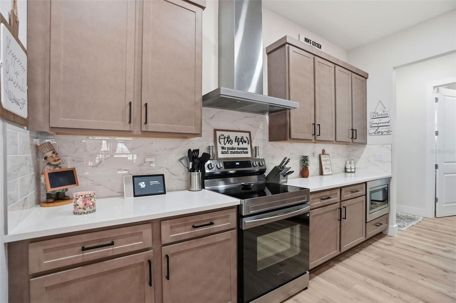 9013 Mississippi, Weeki Wachee, FL 34613