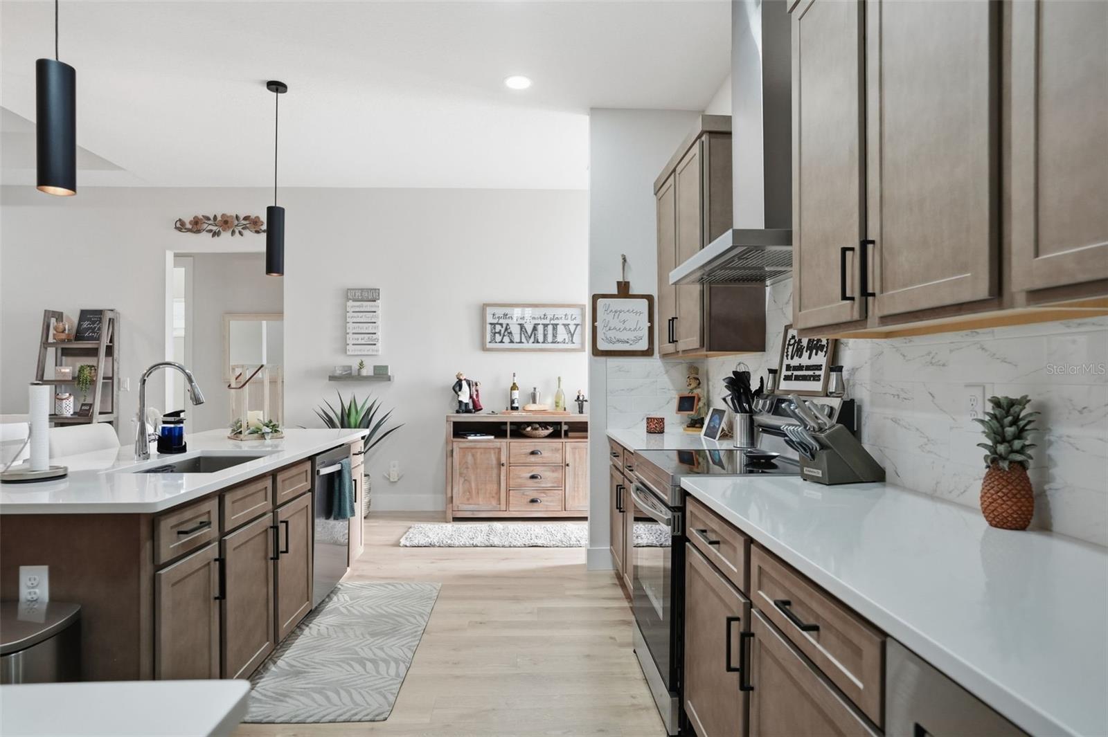 9013 Mississippi, Weeki Wachee, FL 34613