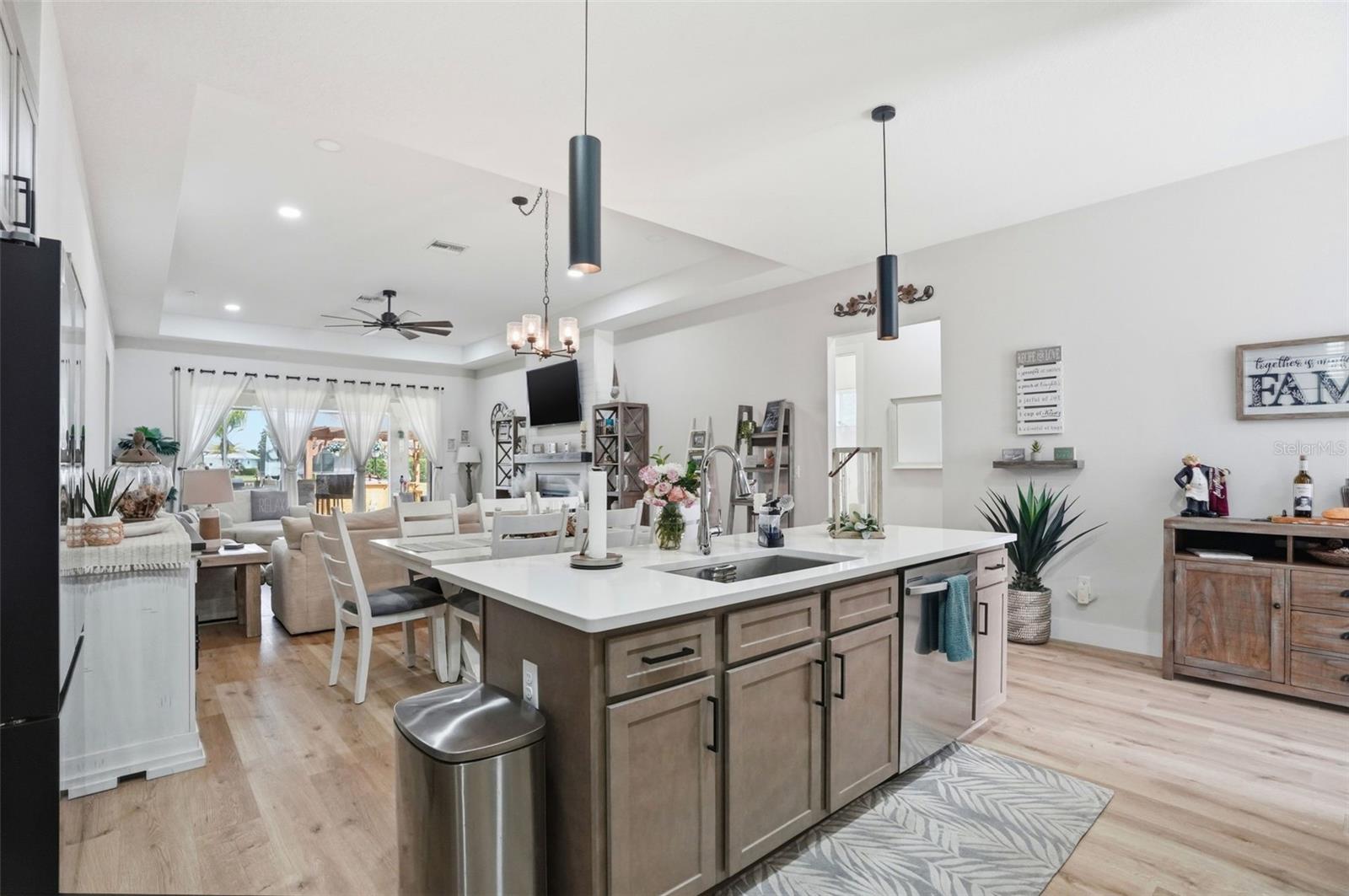 9013 Mississippi, Weeki Wachee, FL 34613