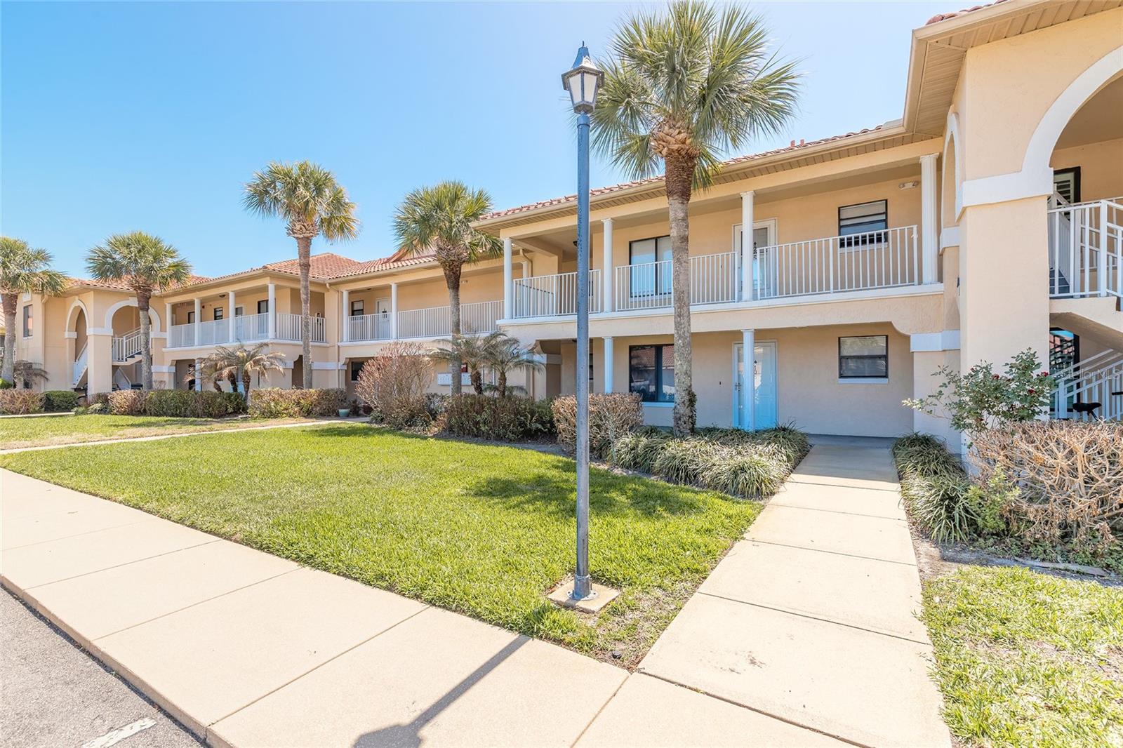 402 Bouchelle Unit 204, New Smyrna Beach, FL 32169