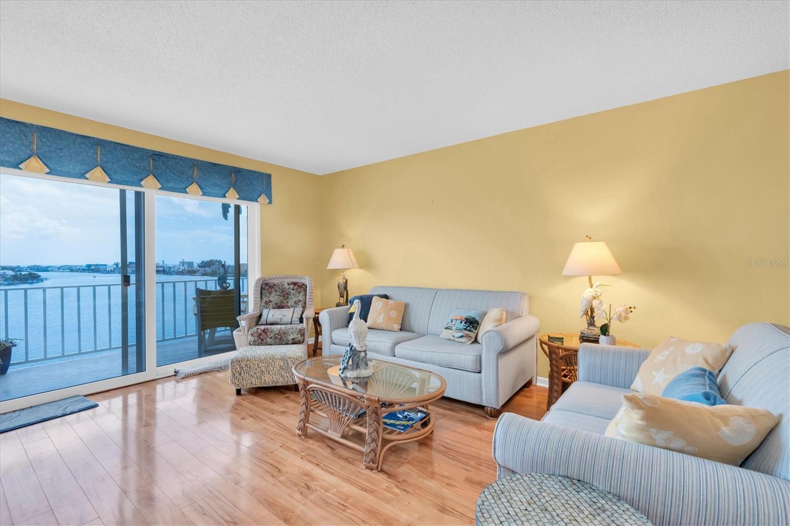 285 107th Unit 701, Treasure Island, FL 33706