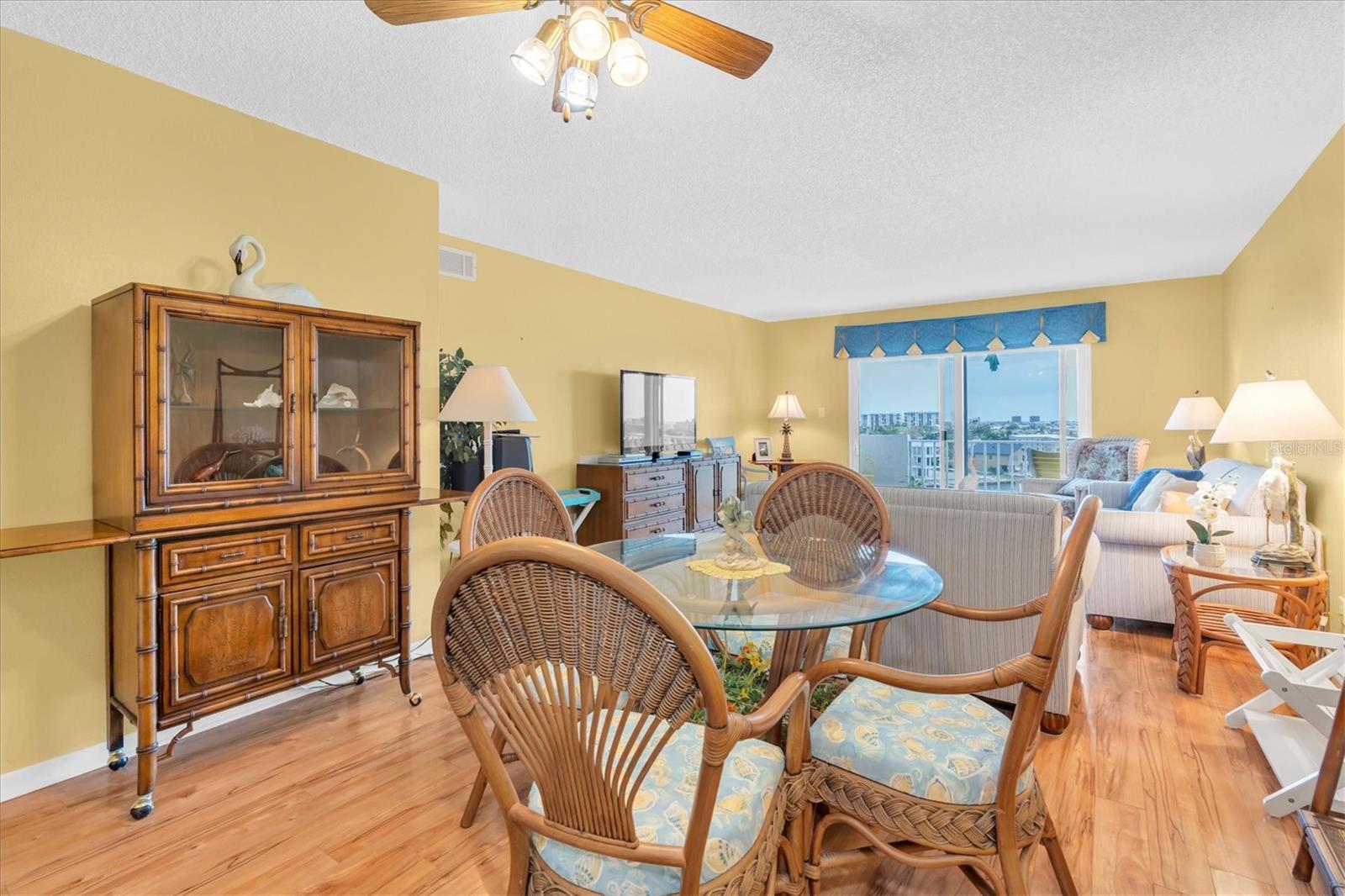 285 107th Unit 701, Treasure Island, FL 33706