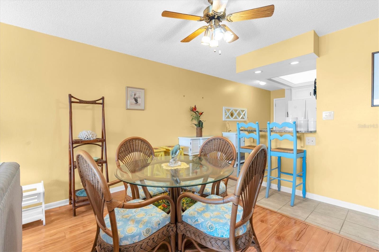 285 107th Unit 701, Treasure Island, FL 33706