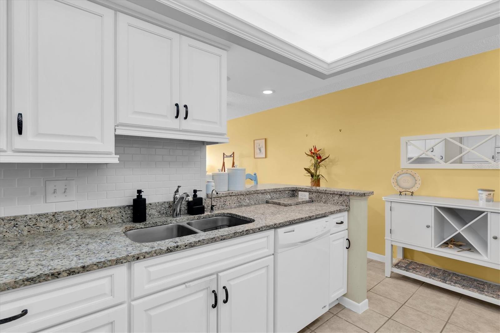 285 107th Unit 701, Treasure Island, FL 33706