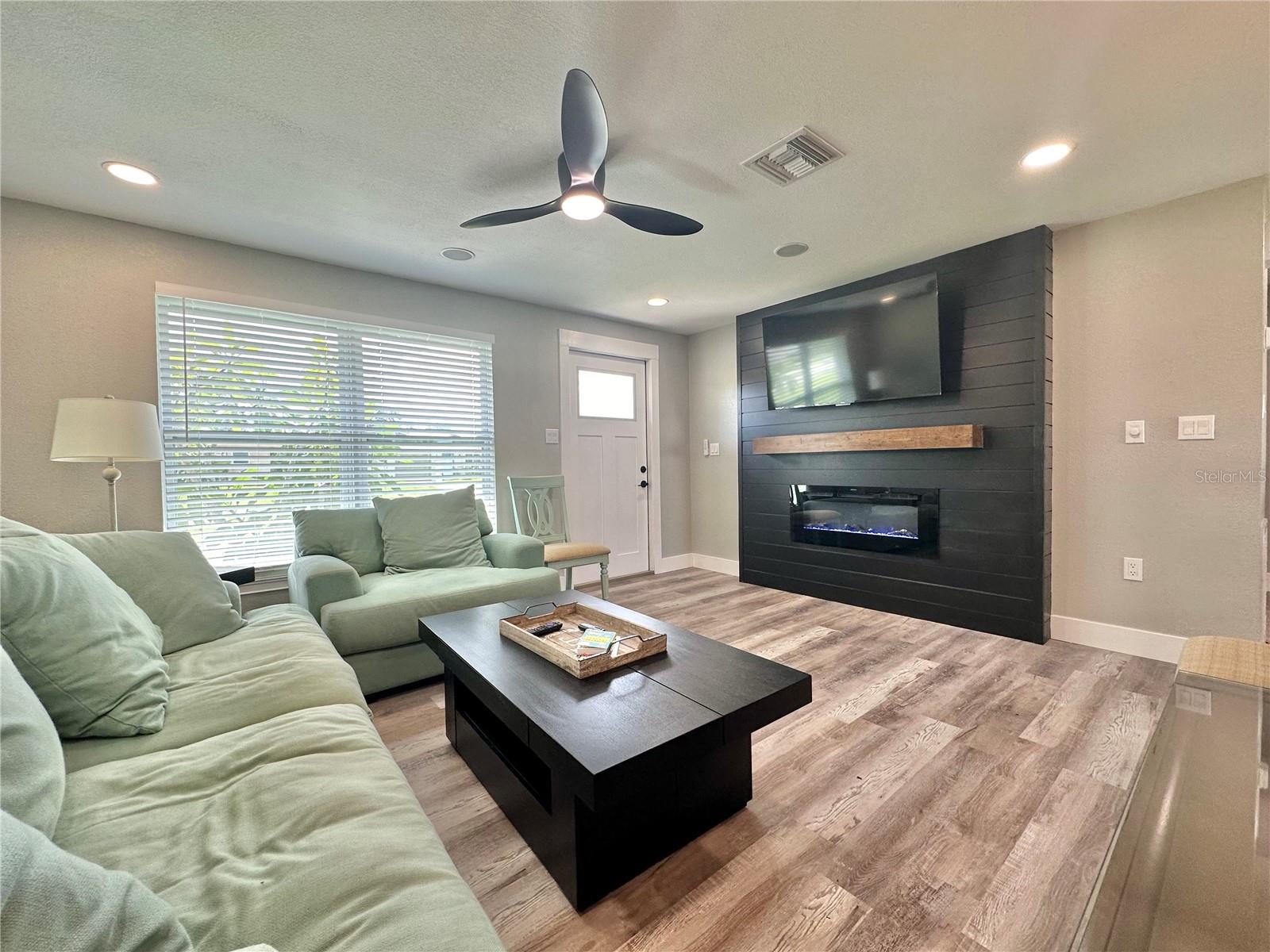 3324 Port Charlotte, Port Charlotte, FL 33952