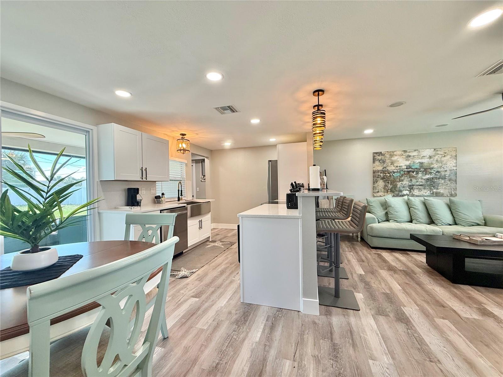 3324 Port Charlotte, Port Charlotte, FL 33952