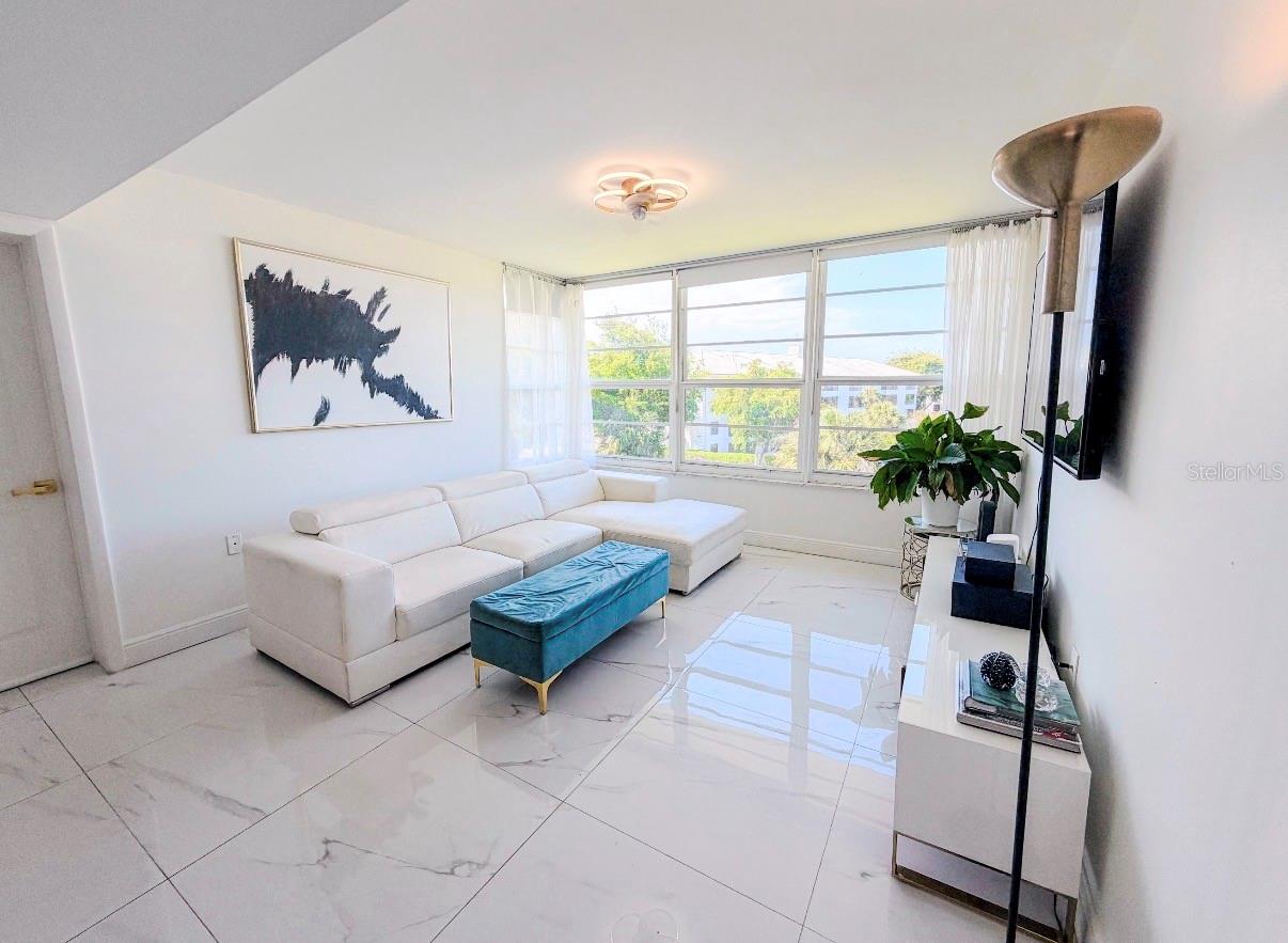 3635 Whitehall Unit 401, West Palm Beach, FL 33401
