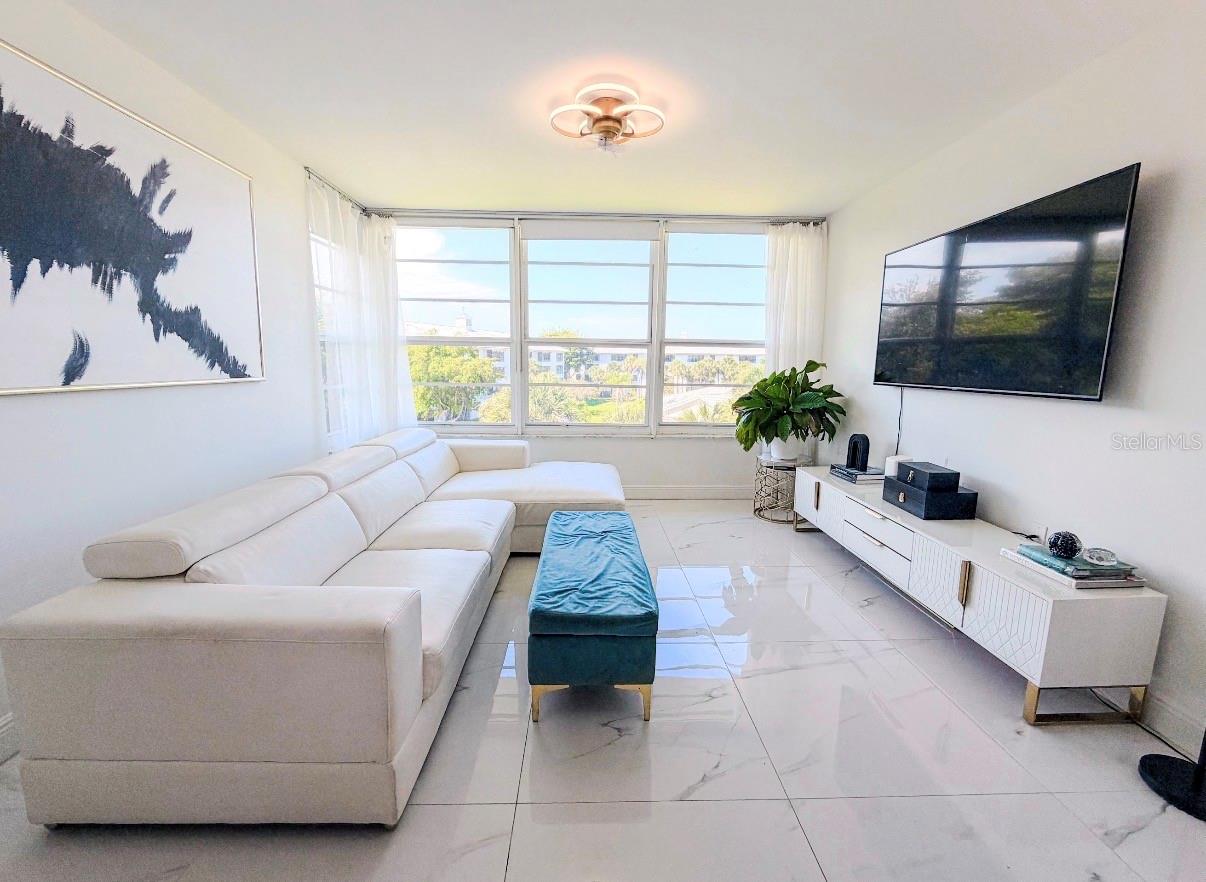 3635 Whitehall Unit 401, West Palm Beach, FL 33401