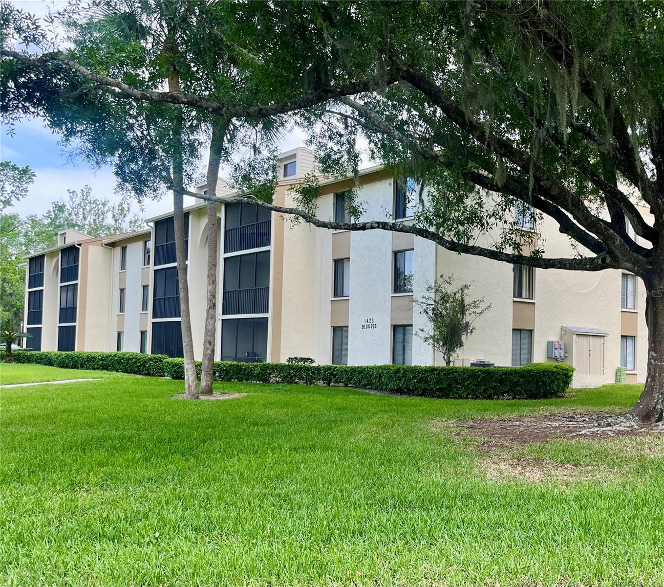 1423 Pine Glen Unit H2, Tarpon Springs, FL 34688
