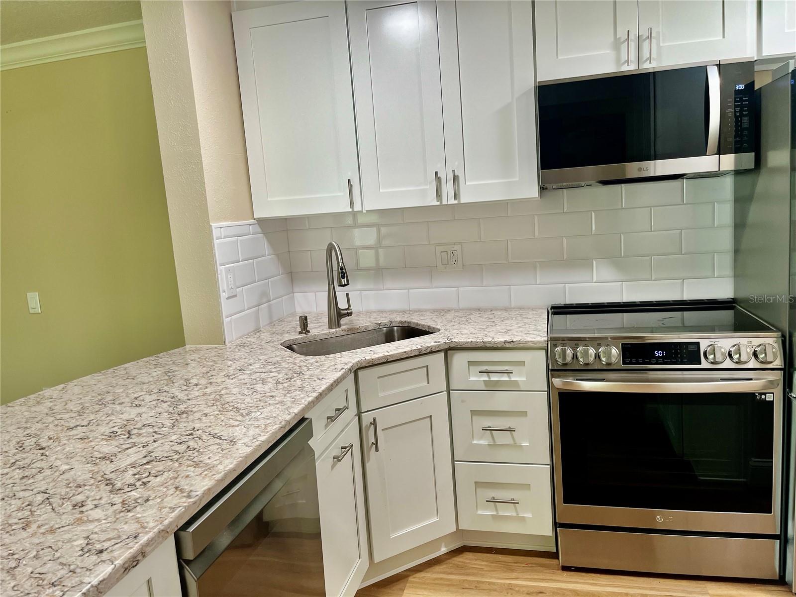 1423 Pine Glen Unit H2, Tarpon Springs, FL 34688