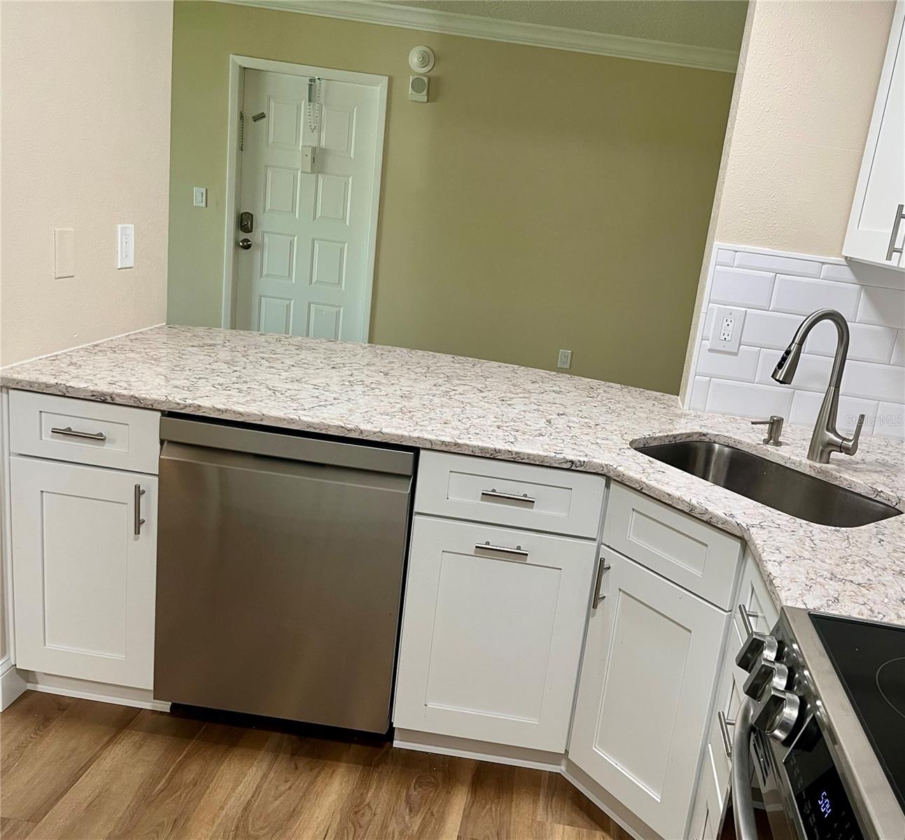 1423 Pine Glen Unit H2, Tarpon Springs, FL 34688