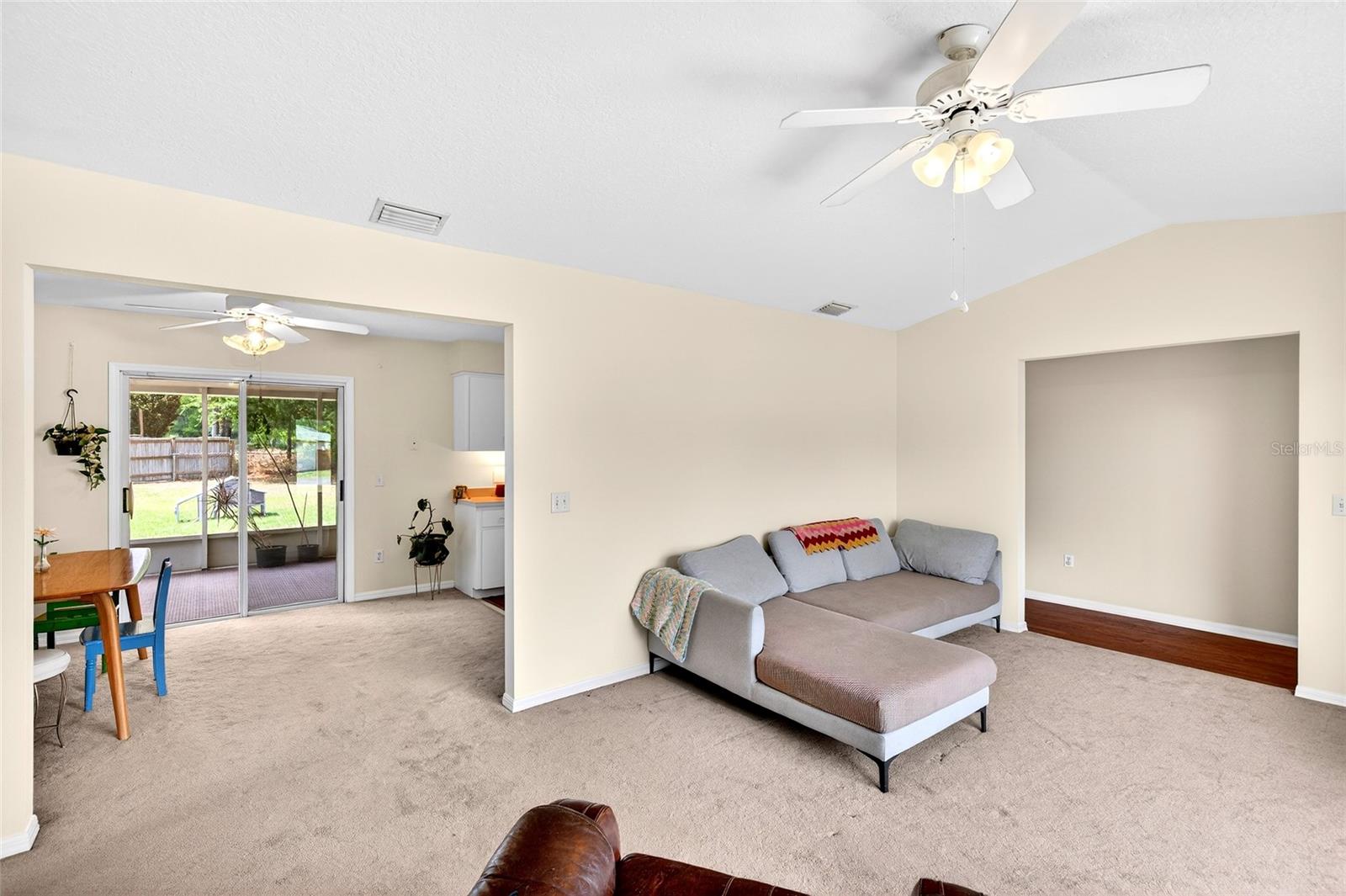 10 Almond, Ocala, FL 34472
