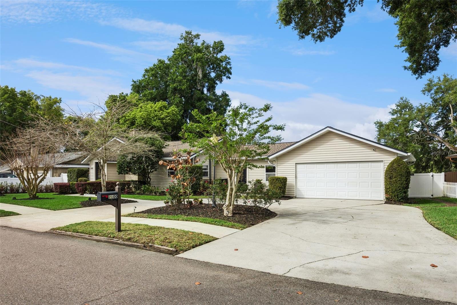 2100 Mae, Orlando, FL 32806