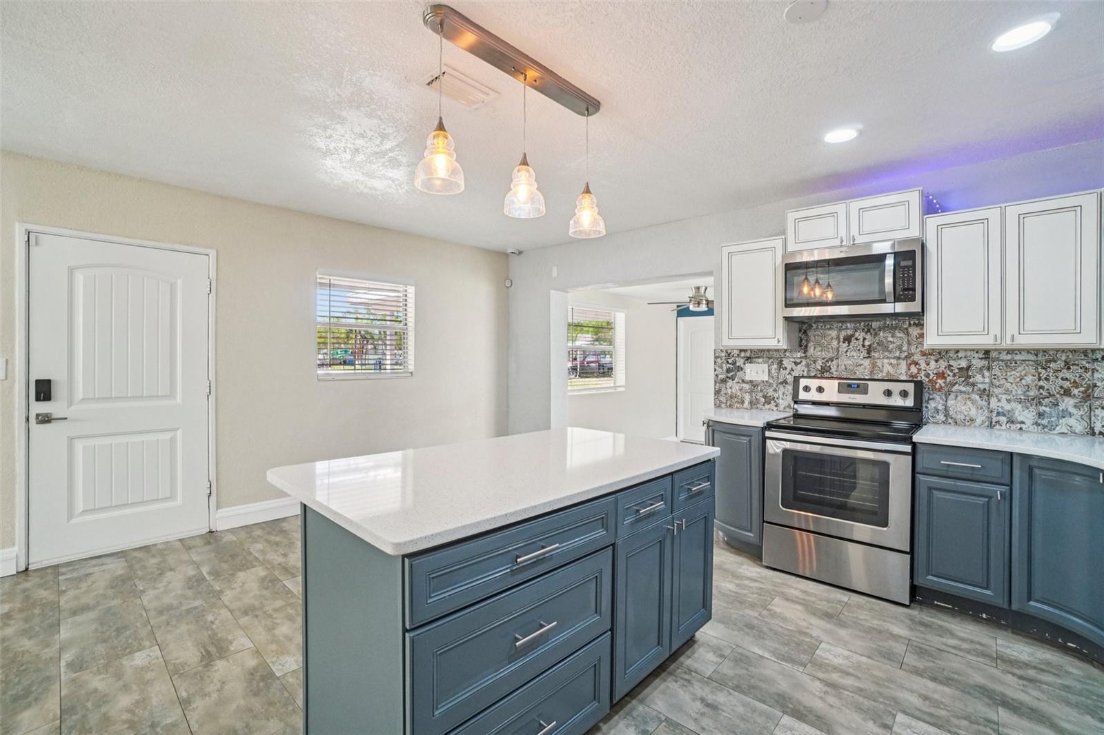 541 Firefly, Apollo Beach, FL 33572