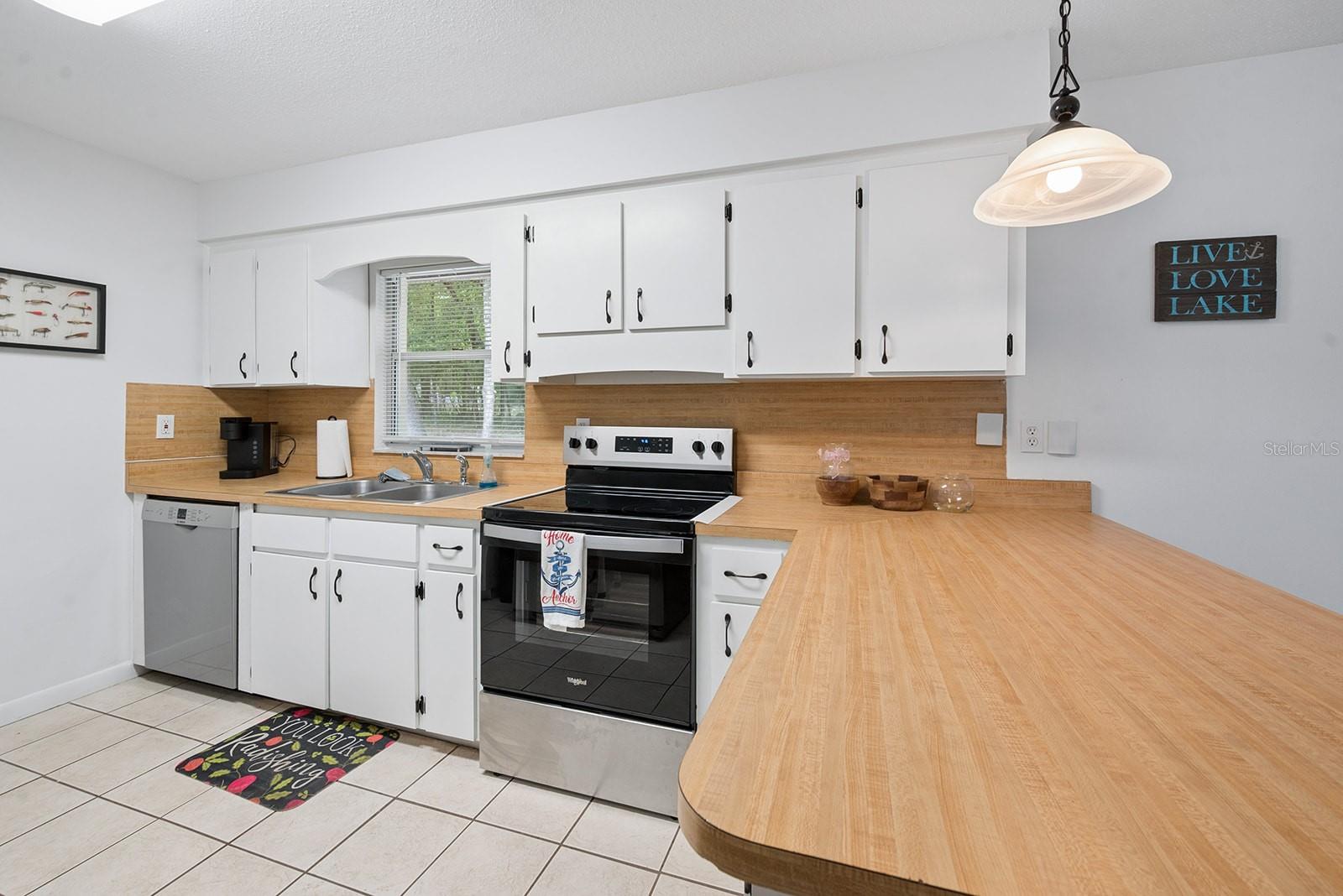 102 Swans Nest, Melrose, FL 32666