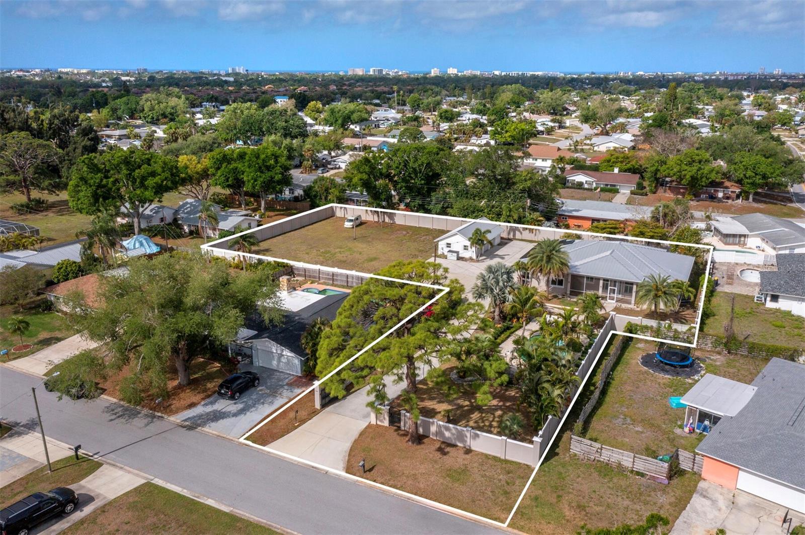 5618 Britannia, Sarasota, FL 34231
