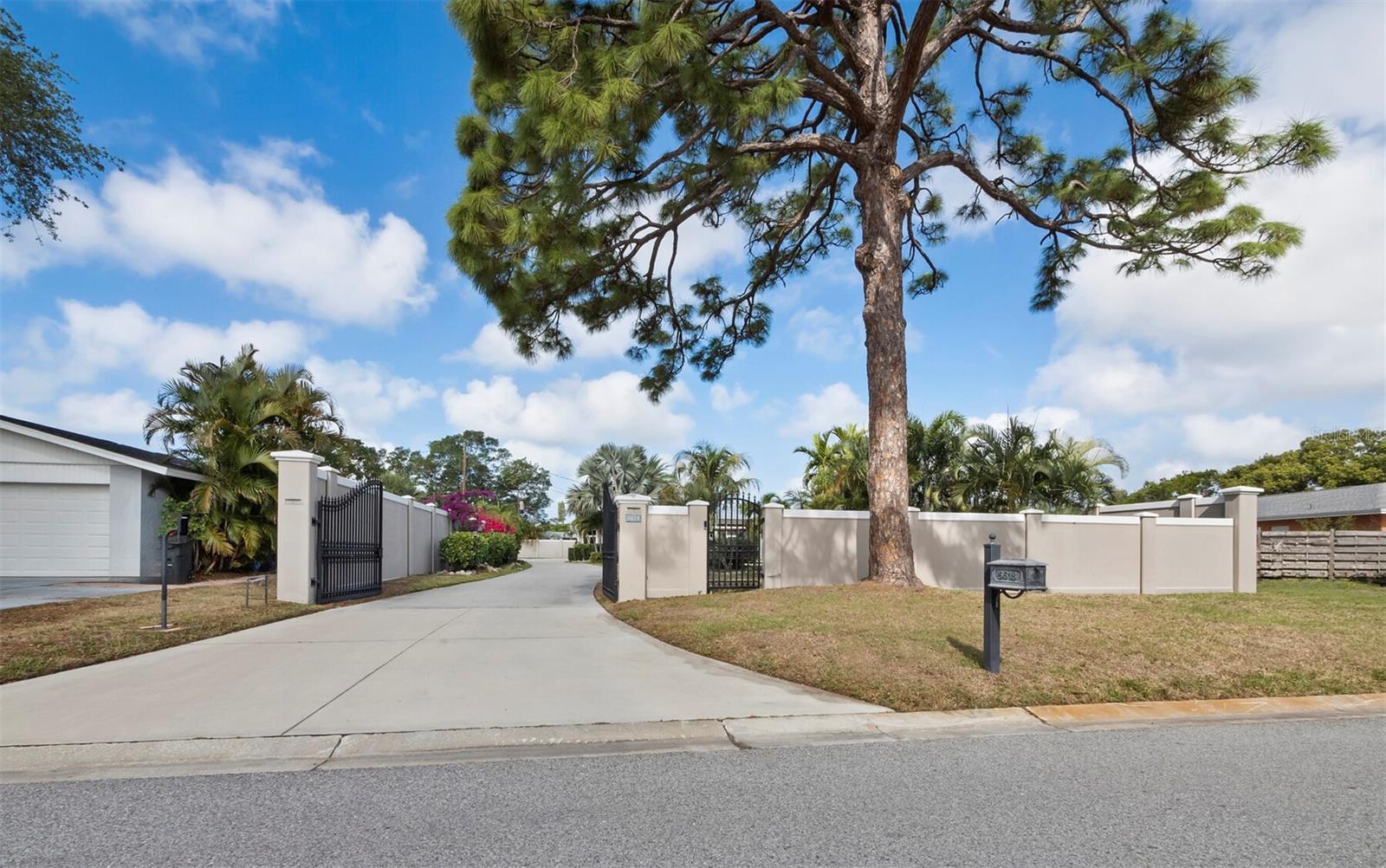 5618 Britannia, Sarasota, FL 34231