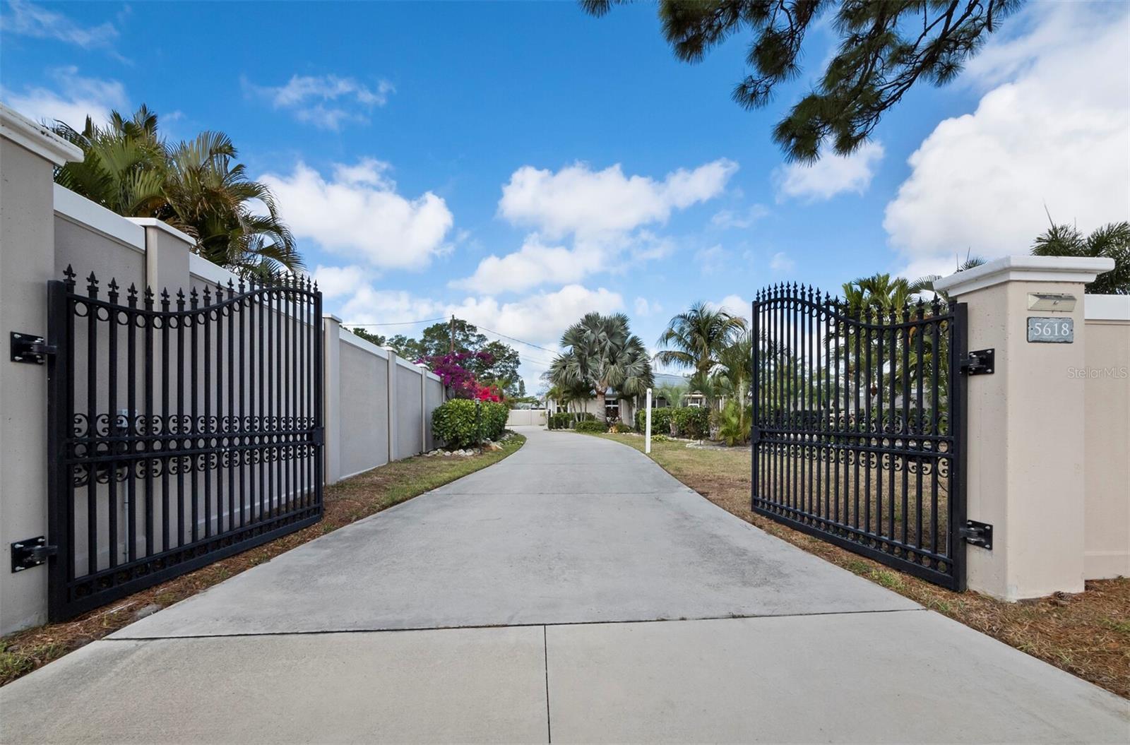5618 Britannia, Sarasota, FL 34231