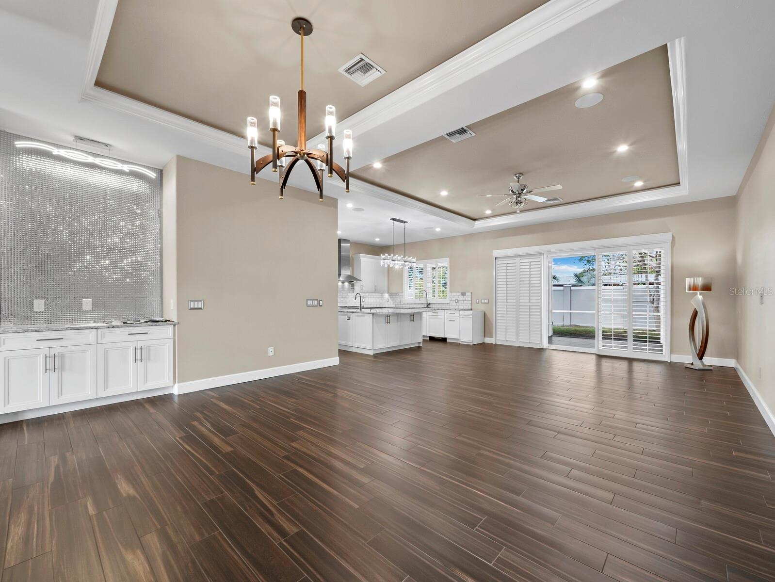 5618 Britannia, Sarasota, FL 34231