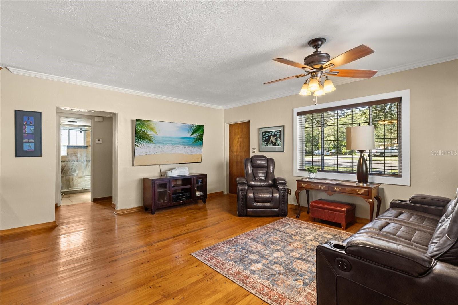 4237 Dr Martin Luther King Jr, St Petersburg, FL 33703