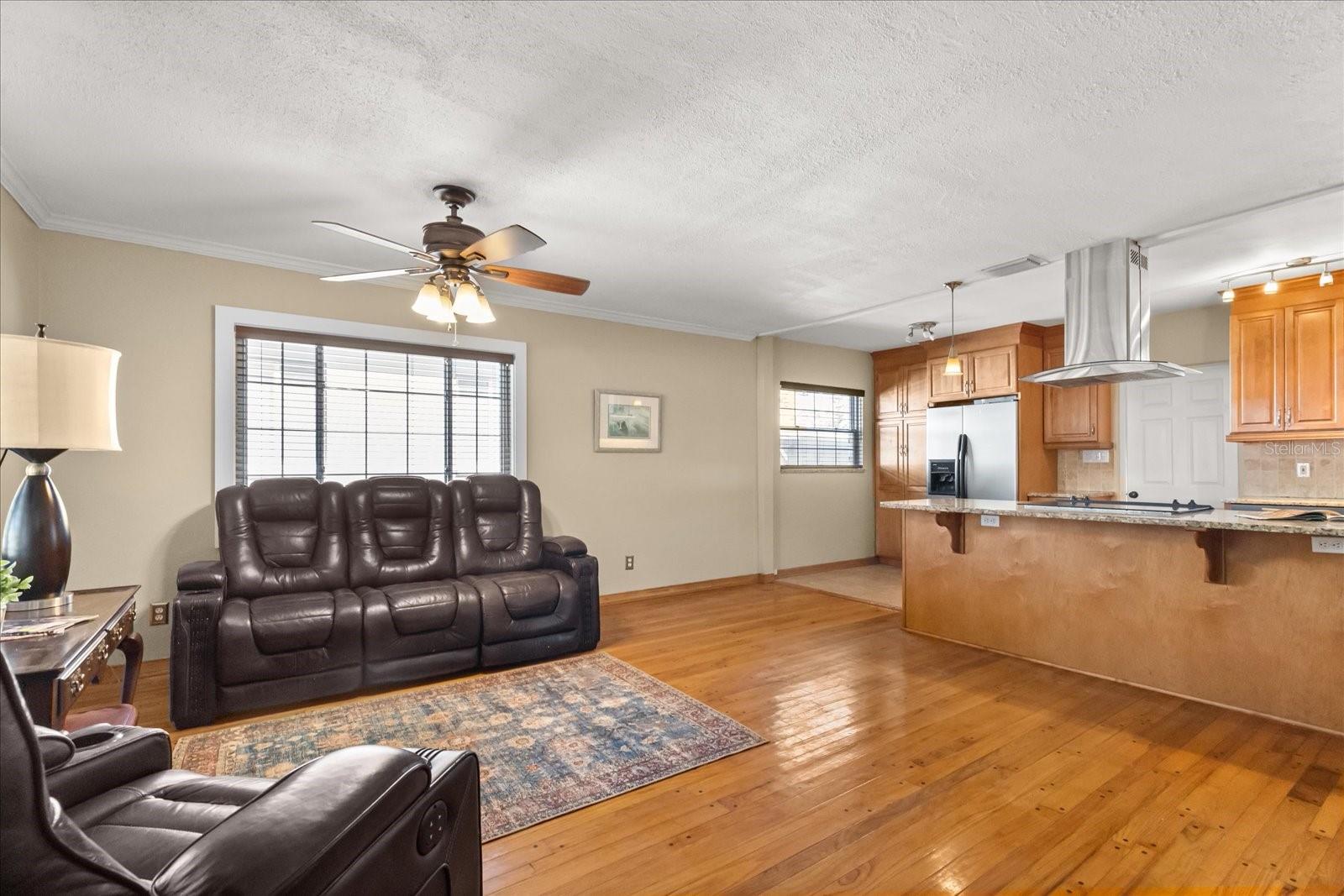 4237 Dr Martin Luther King Jr, St Petersburg, FL 33703