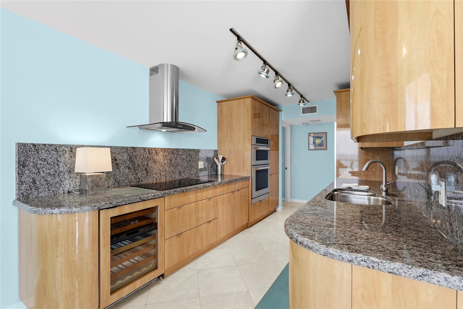 2425 Gulf of Mexico Unit 8c, Longboat Key, FL 34228