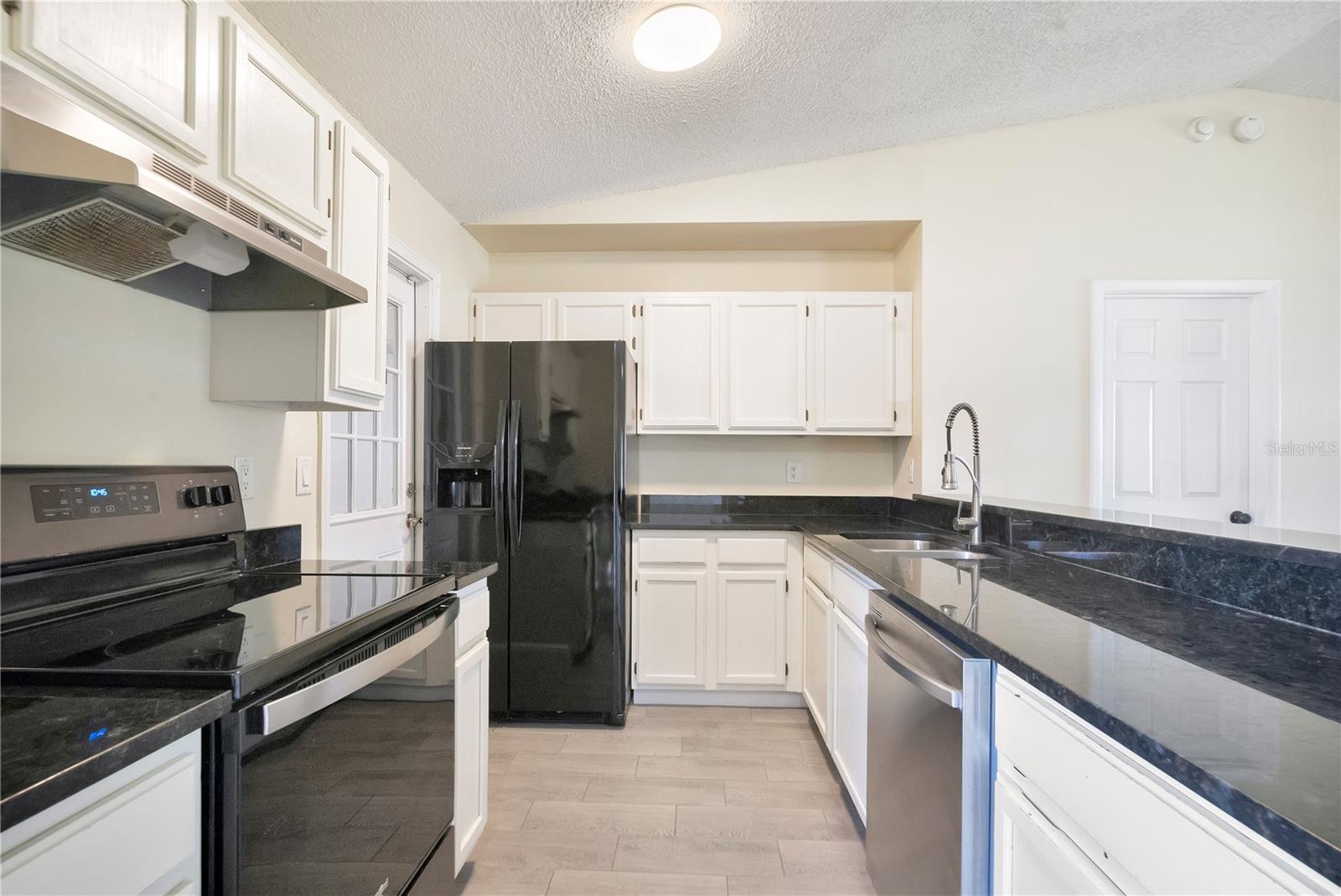 370 Lake, Apopka, FL 32703