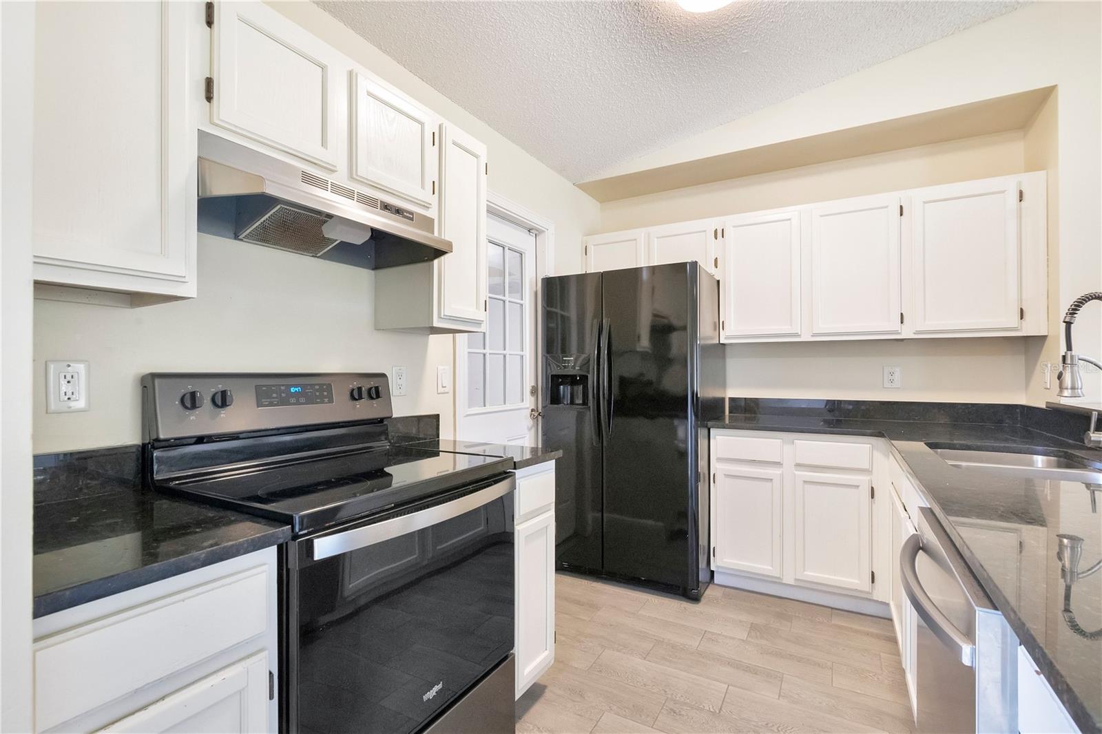 370 Lake, Apopka, FL 32703