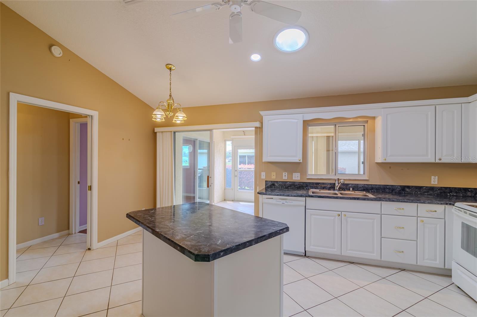 2020 50th, Ocala, FL 34482