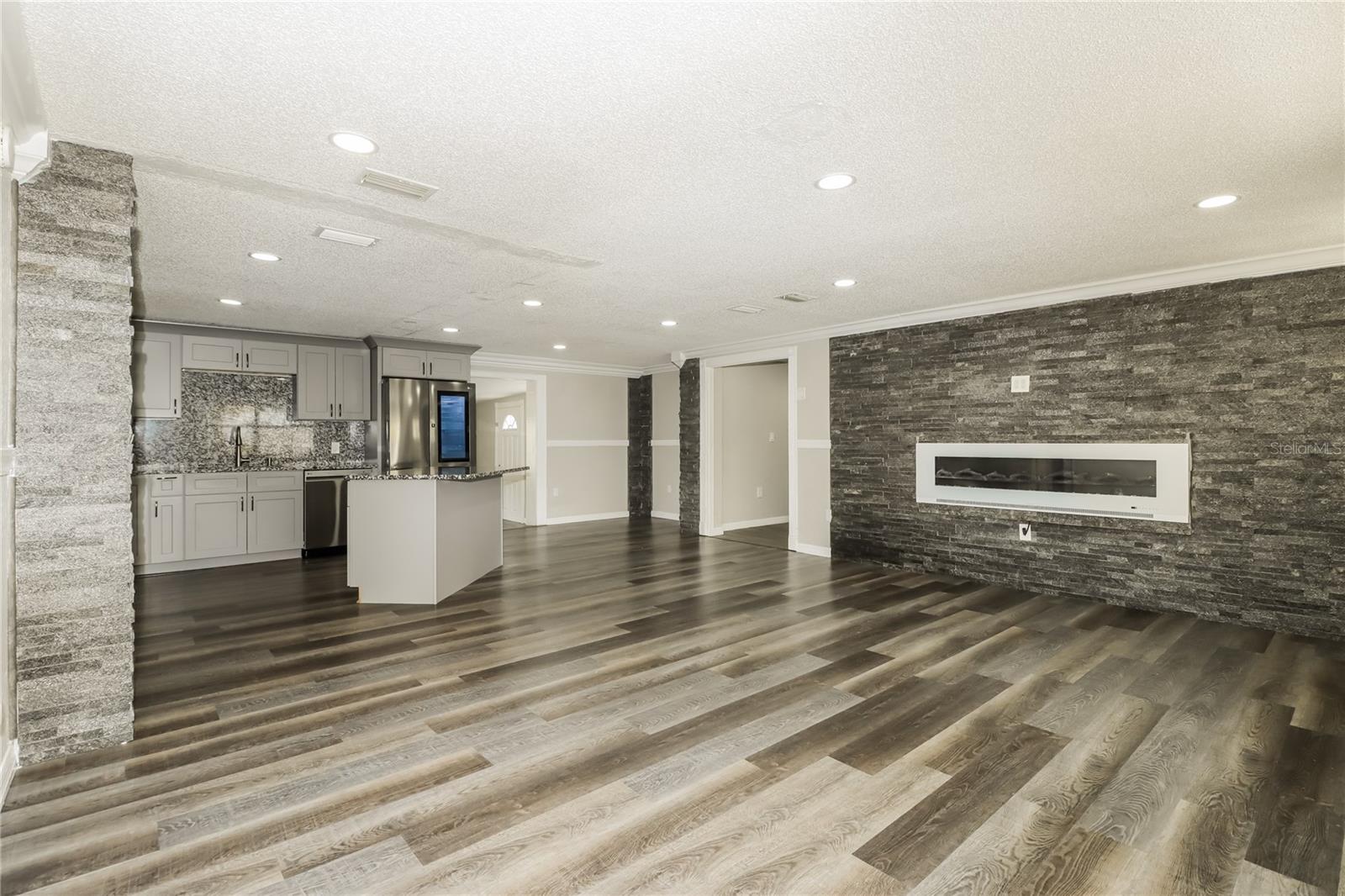 3147 36th, St Petersburg, FL 33713