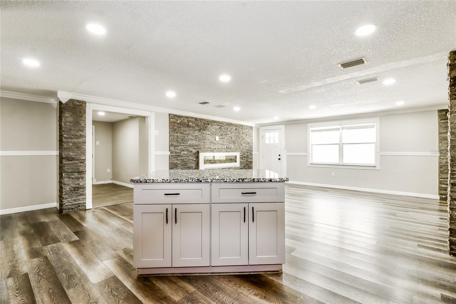 3147 36th, St Petersburg, FL 33713