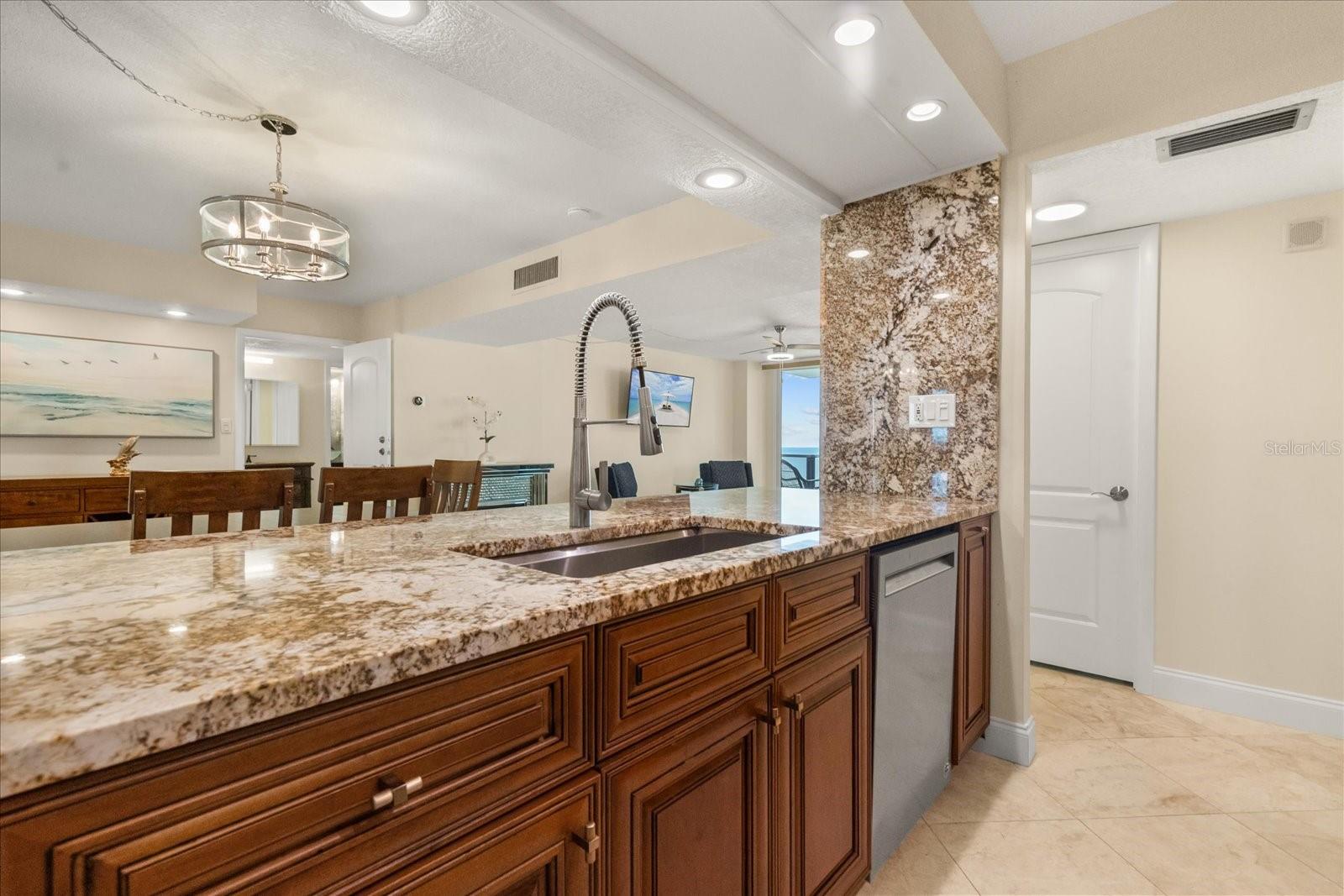 450 Gulfview Unit 802, Clearwater Beach, FL 33767