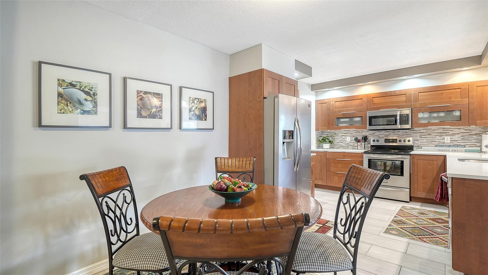 225 Hourglass Unit 202, Sarasota, FL 34242