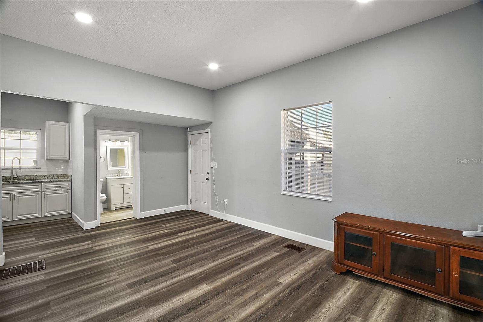 105 Stevens, Eustis, FL 32726