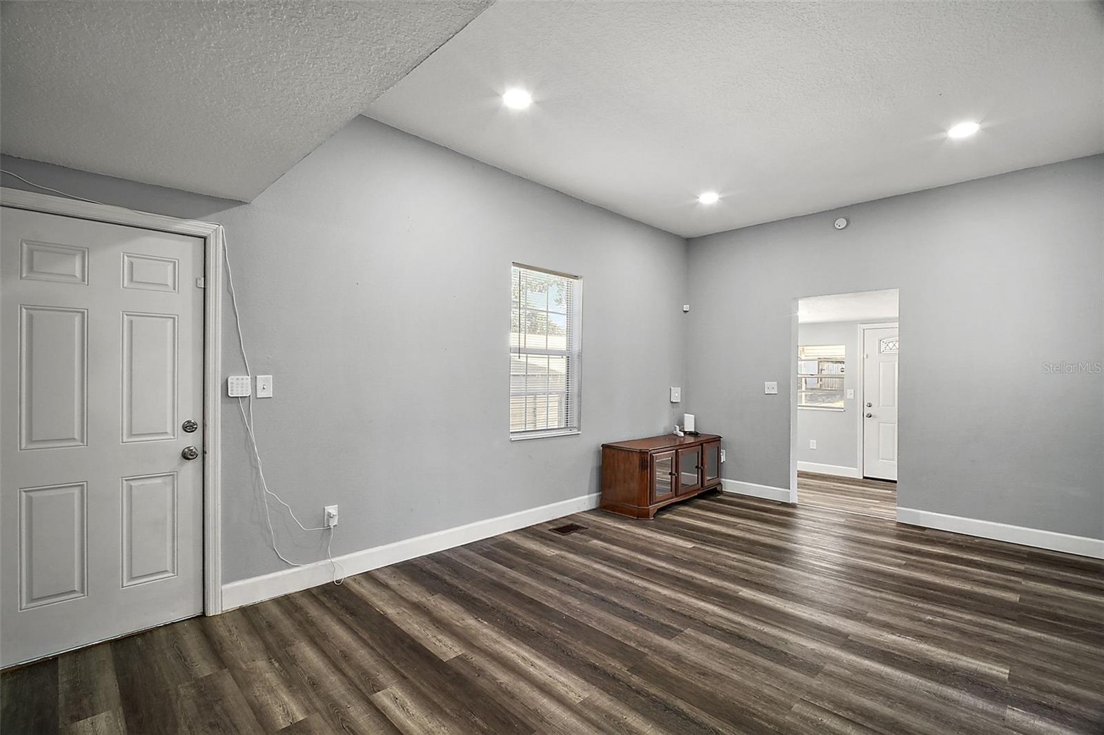 105 Stevens, Eustis, FL 32726