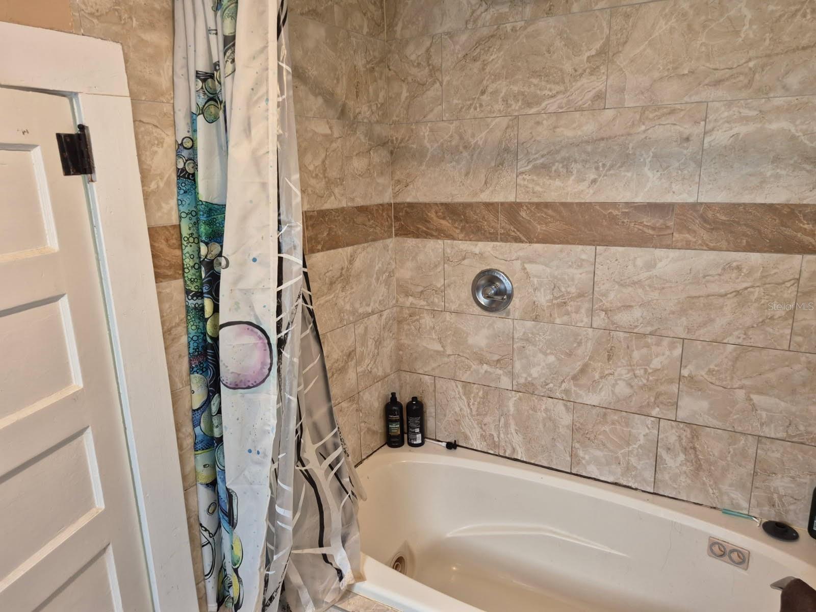219 North, Daytona Beach, FL 32114
