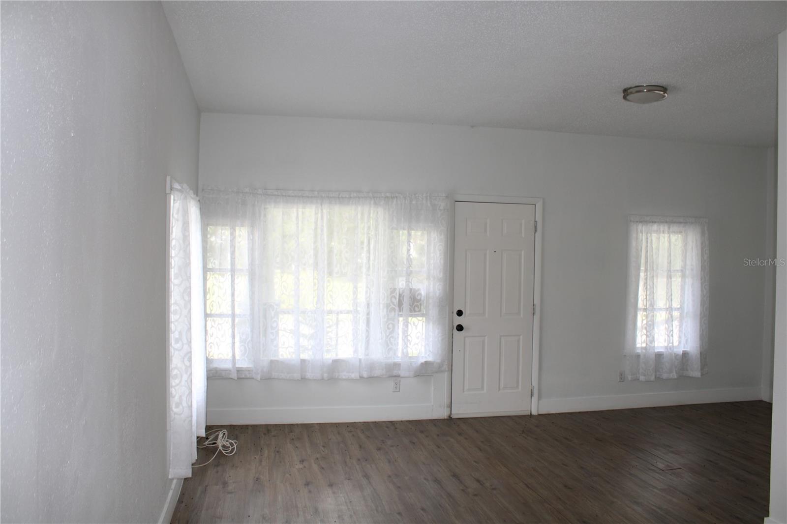 1106 Dr Martin Luther King Jr, Plant City, FL 33563