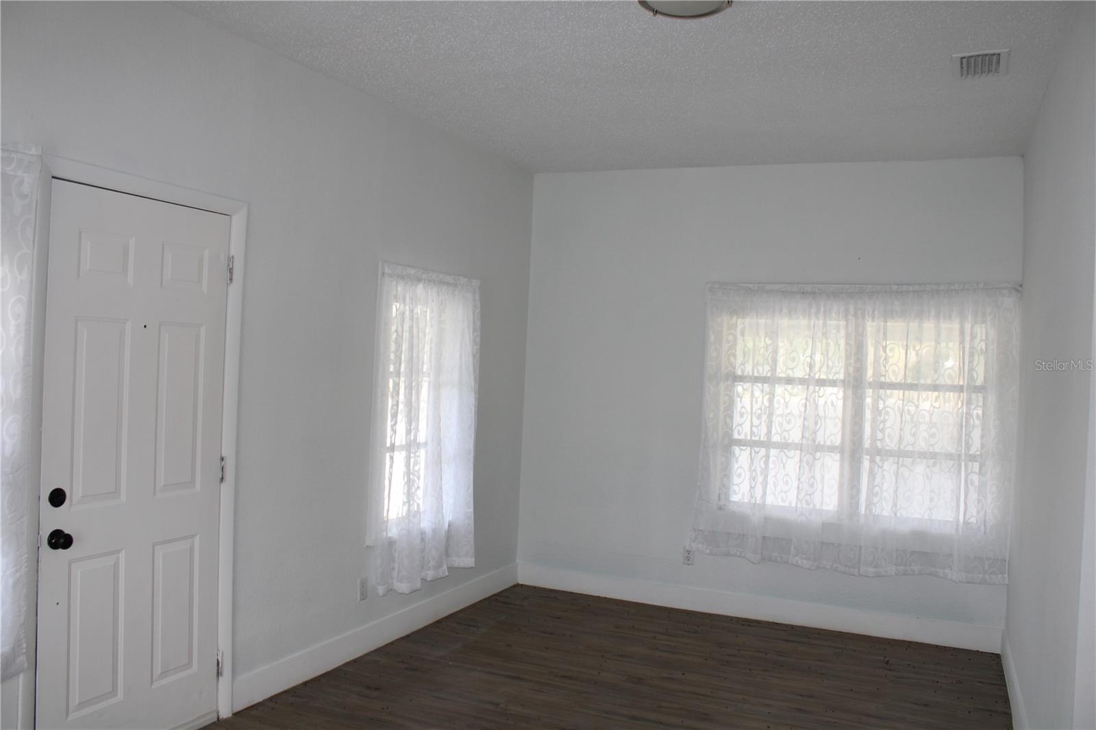 1106 Dr Martin Luther King Jr, Plant City, FL 33563
