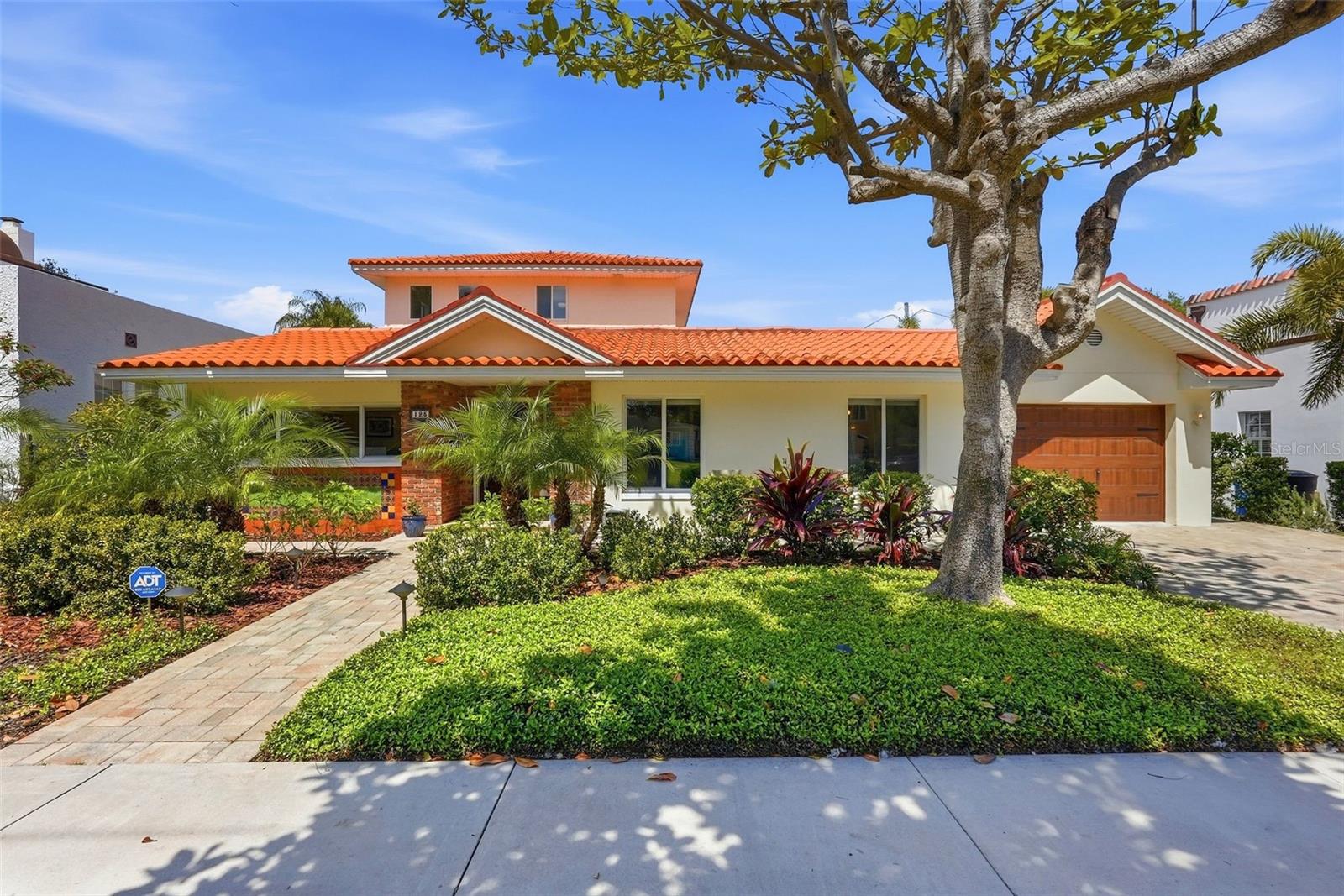 125 23rd, St Petersburg, FL 33704