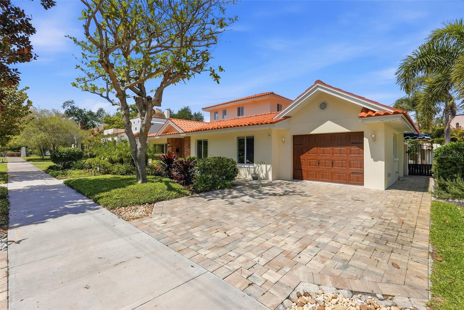 125 23rd, St Petersburg, FL 33704
