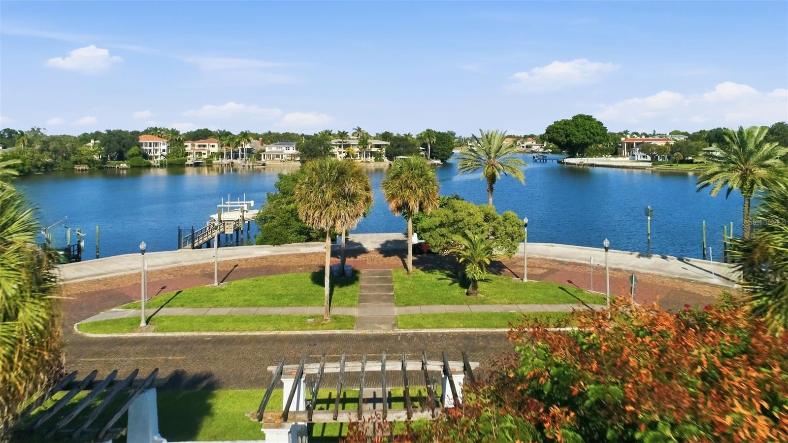 125 23rd, St Petersburg, FL 33704