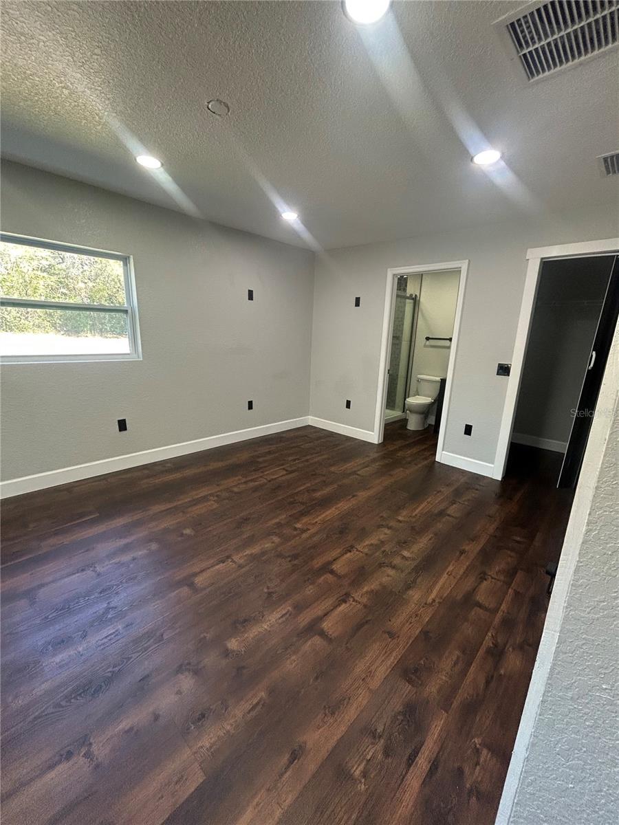 1111 6th, Gainesville, FL 32601