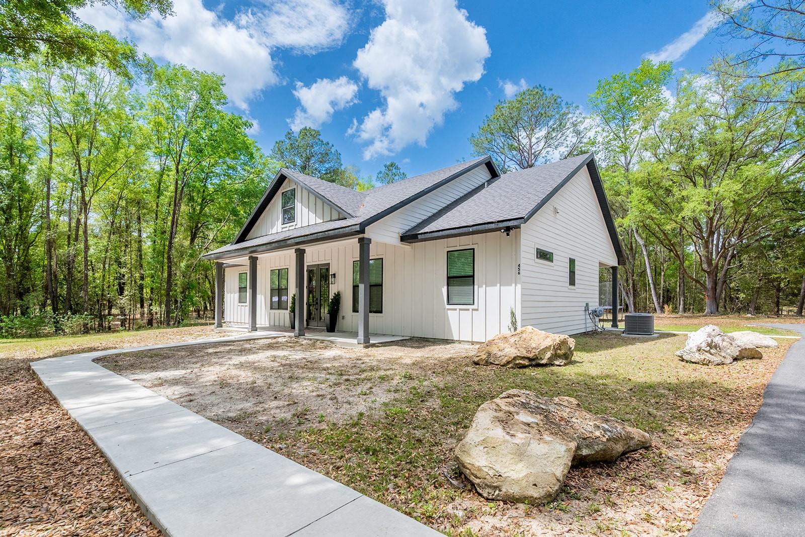 456 Bradenton, Fort White, FL 32038