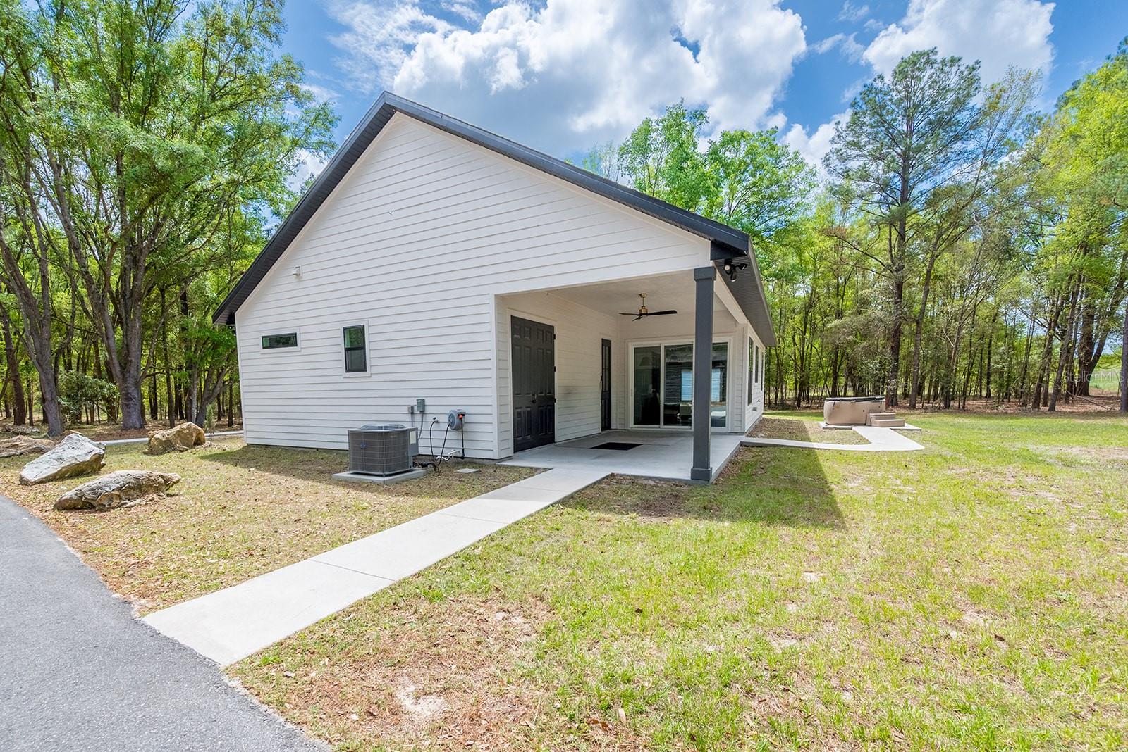 456 Bradenton, Fort White, FL 32038