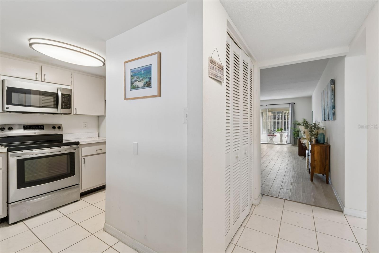 2944 Bay Unit 106, Belleair Bluffs, FL 33770