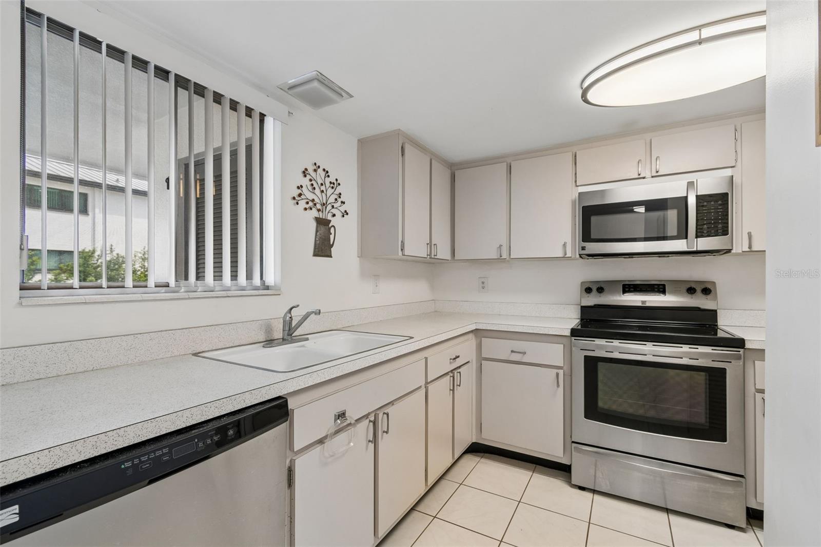 2944 Bay Unit 106, Belleair Bluffs, FL 33770