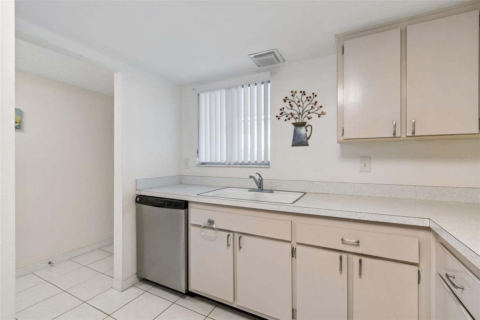 2944 Bay Unit 106, Belleair Bluffs, FL 33770