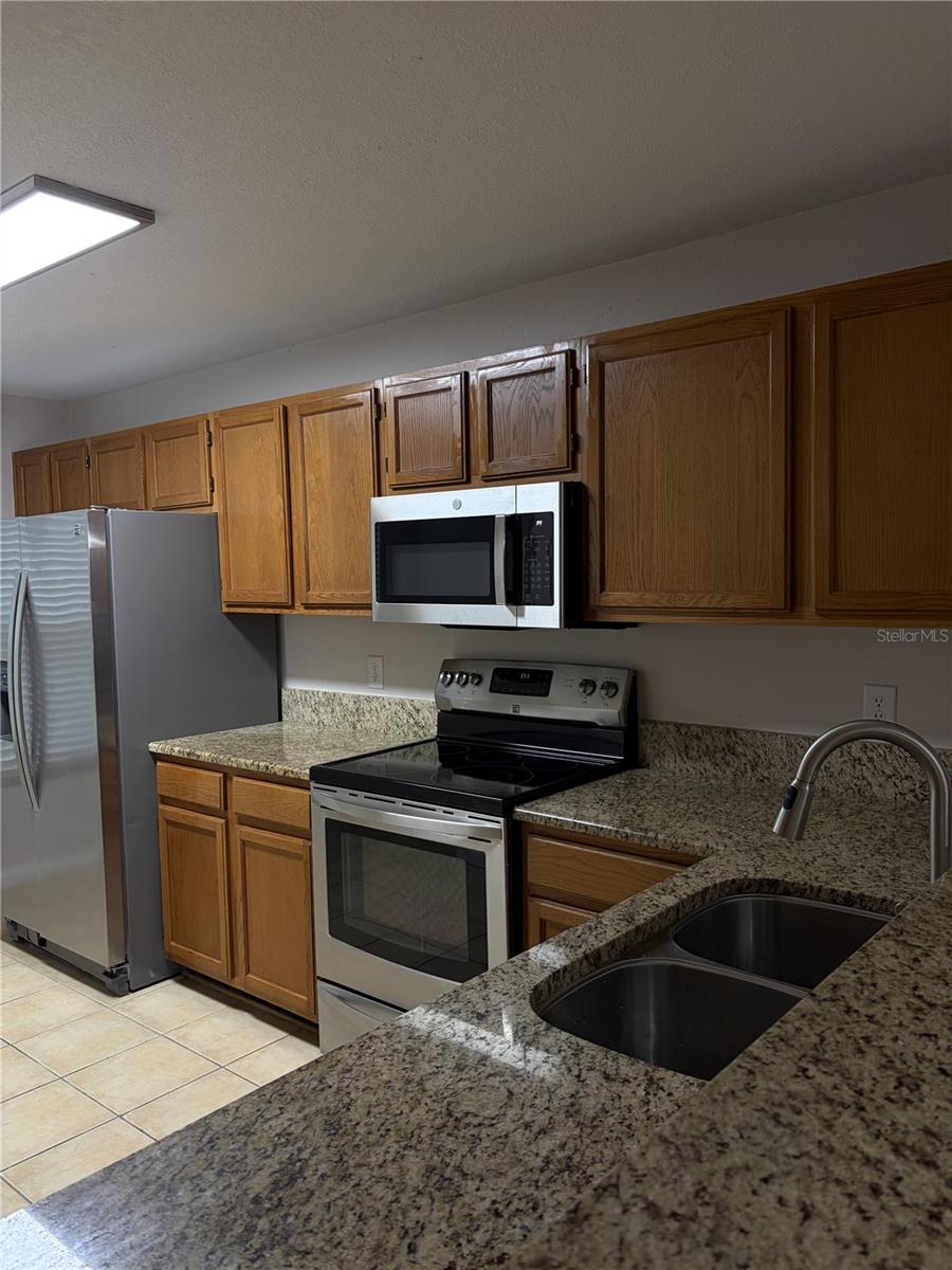 3156 Valley Oaks Unit 614, Tampa, FL 33618