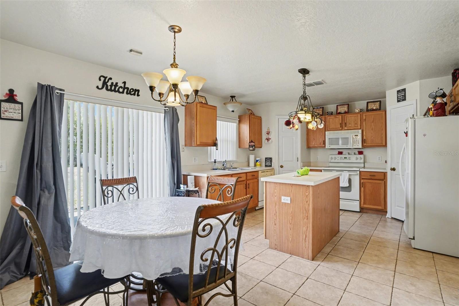 720 Valrico Hills, Valrico, FL 33594
