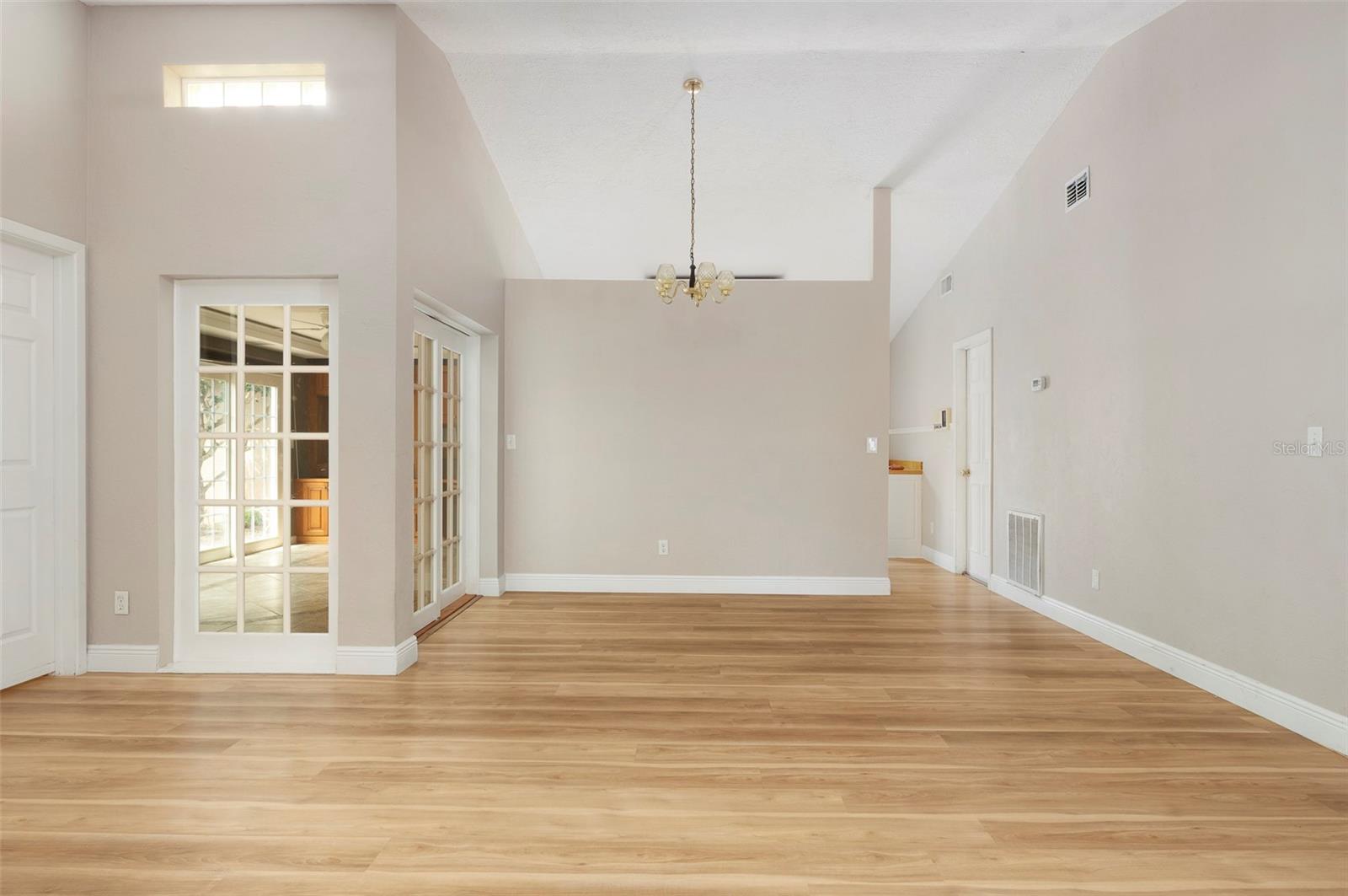491 St Tropez, St Petersburg, FL 33703